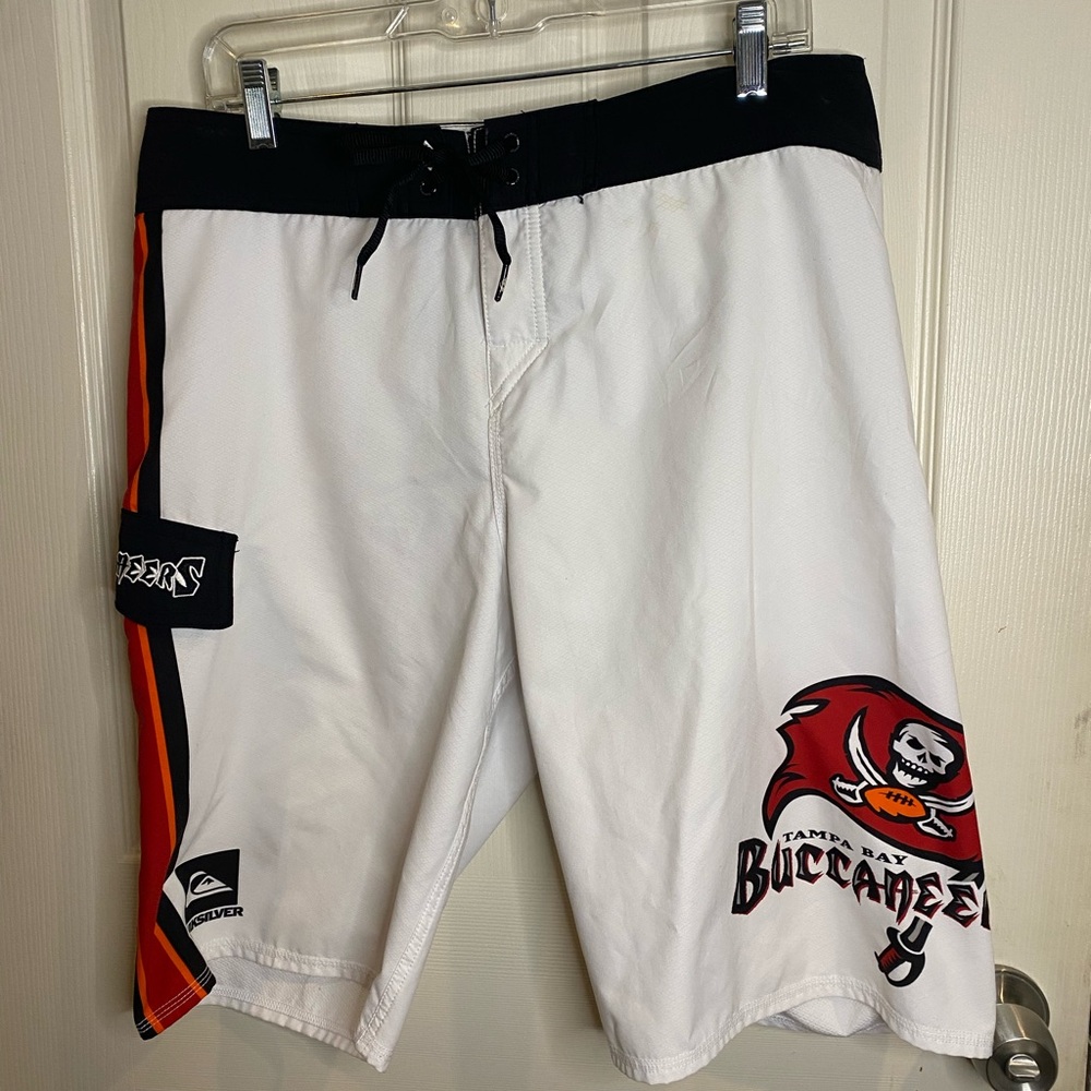 Quicksilver Men's Tampa Bay Buccaneer Board Shorts Sz:36 NFL collab swim trunks